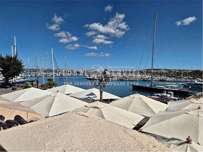 Appartamento con 6 locali in vendita in via sant'erasmo, Centro Storico, Alghero