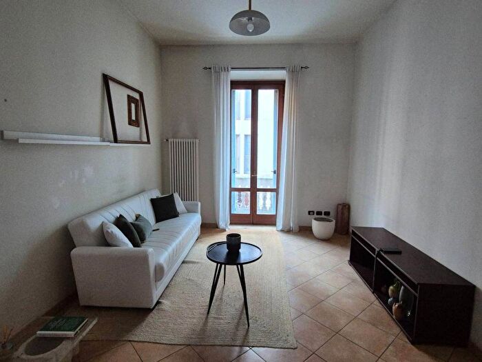 Appartamento bilocale in affitto in Via Federico Confalonieri, Isola, Milano