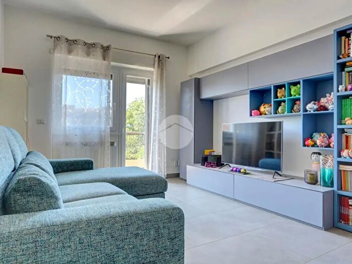 Appartamento bilocale in vendita in Via Appia Nuova, Roma