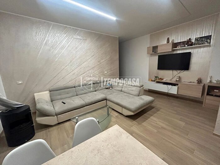 Appartamento trilocale in vendita in Via Ferdinando Gabotto, Asti