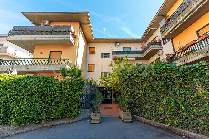 Appartamento trilocale in vendita in Via Campo Sportivo b, Mascalucia