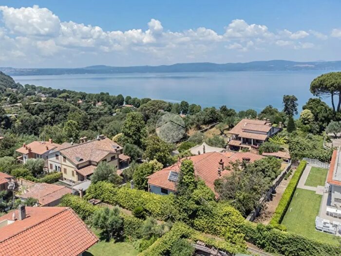 Appartamento quadrilocale in vendita in Via degli Oleandri, Anguillara Sabazia