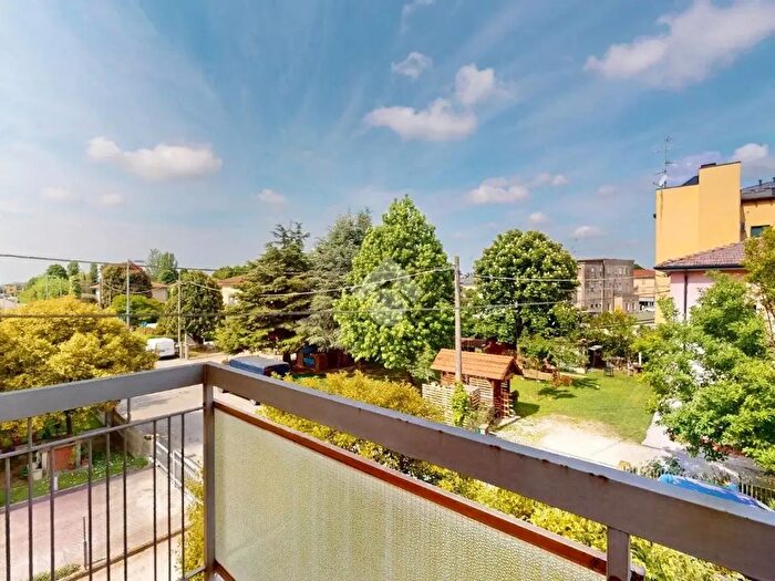 Appartamento quadrilocale in vendita in Via Piave, Cento