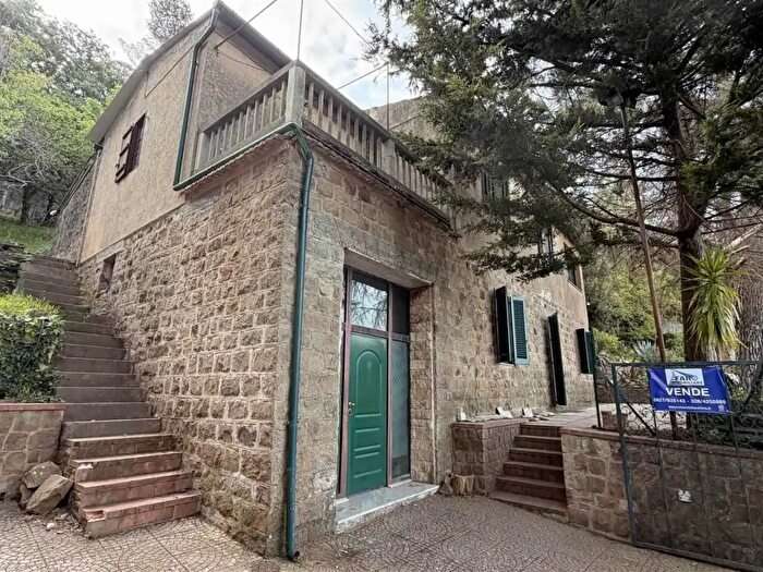 Casa con 10 locali in vendita in Gibilmanna, Cefalu