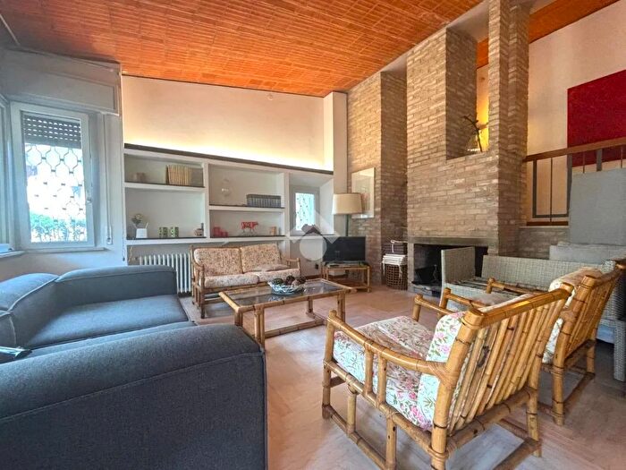 Casa con 6 locali in vendita in Viale delle Palme, Ravenna