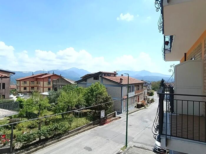 Appartamento con 5 locali in vendita in Via Cioppolo, Capriglia Irpina