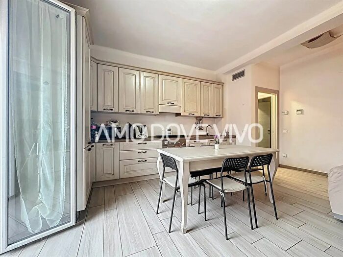 Appartamento con 5 locali in vendita in Via Paganini, Senigallia