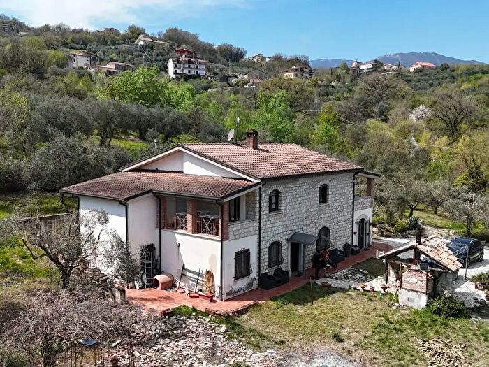 Casa con 5 locali in vendita in Località Marchese Snc, Campoli Del Monte Taburno