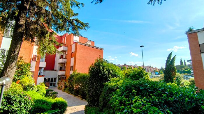 Appartamento trilocale in vendita in Via Luigi Corti, Roma