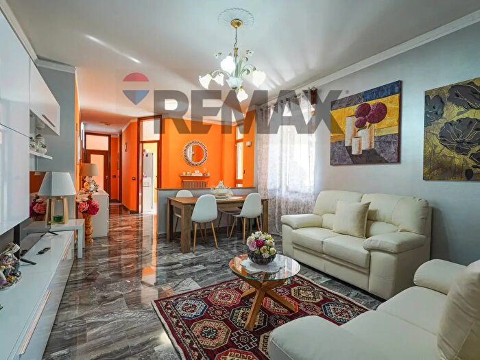 Appartamento trilocale in vendita in Piazza Martiri, Terno DIsola