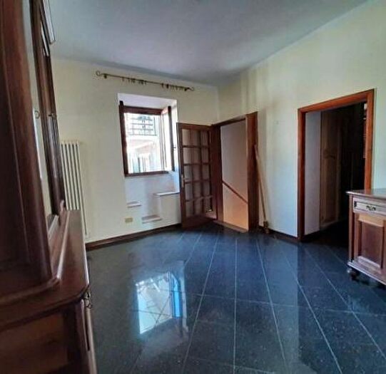 Appartamento con 5 locali in vendita in Barga