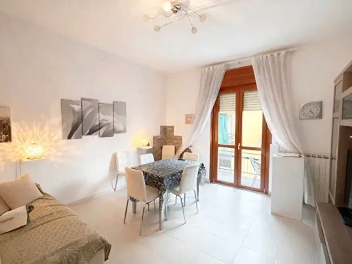 Appartamento trilocale in vendita in Via Giuseppe Nasalli Rocca, Piacenza