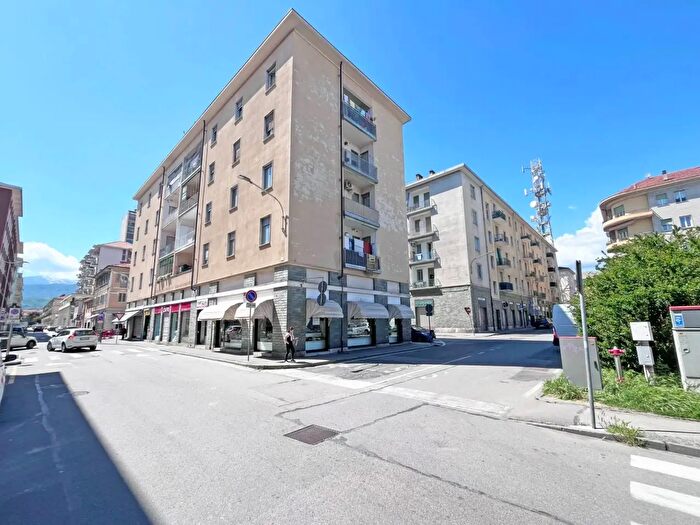 Appartamento trilocale in affitto in Piazza Roma, Pinerolo