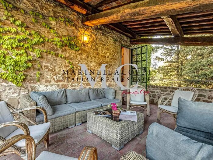 Casa con 15 locali in vendita in Greve In Chianti