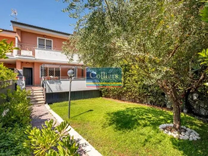 Casa trilocale in vendita in Via Andrea Cascella, Roma