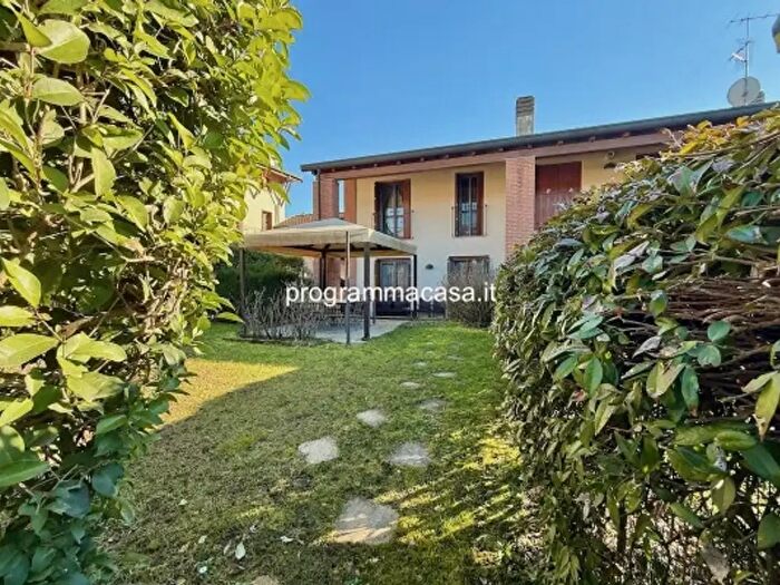 Casa con 5 locali in vendita in Via Commenda, Segrate