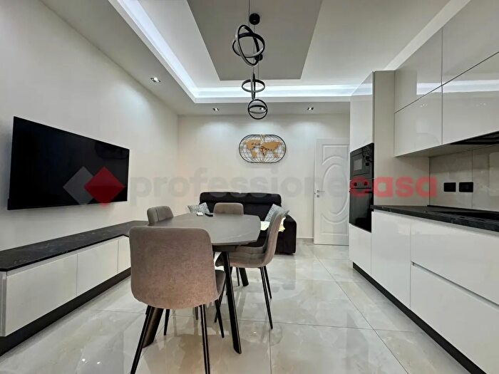 Appartamento trilocale in vendita in Via Salvatore Citelli, Catania