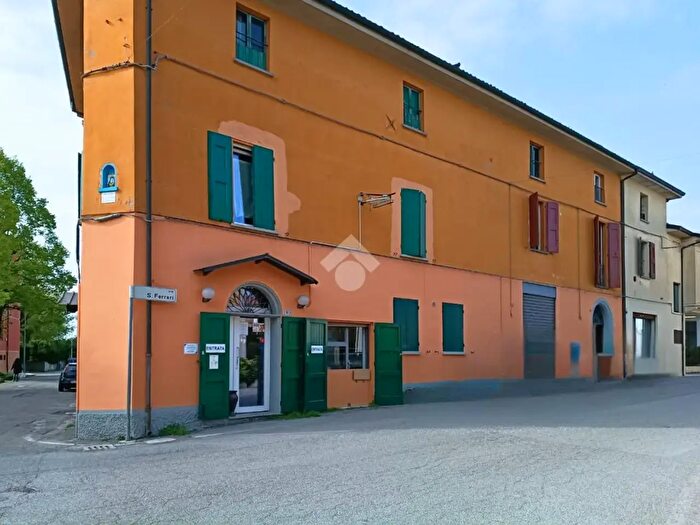 Appartamento quadrilocale in vendita in Via Ferrari Severino, Molinella