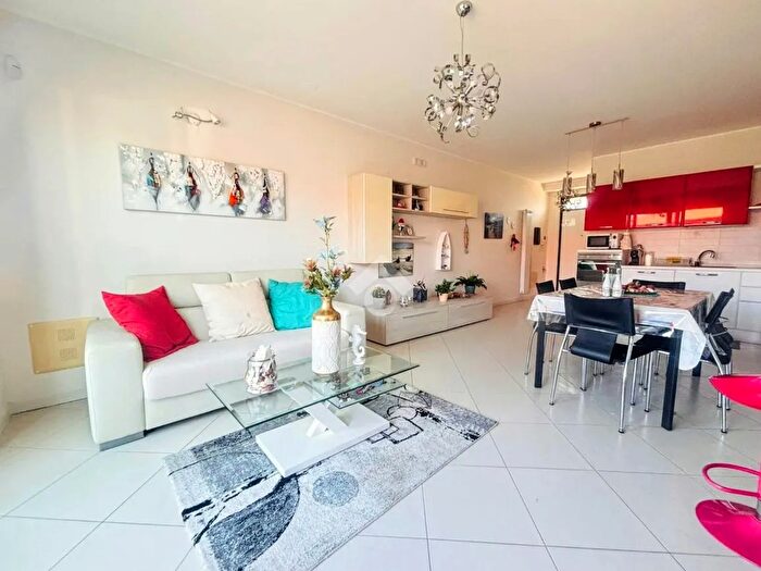 Appartamento trilocale in vendita in Via Carlo Savioli, Montenero Di Bisaccia