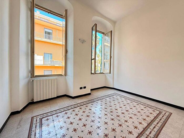 Appartamento con 5 locali in affitto in Via del Collegio, Oneglia, Imperia
