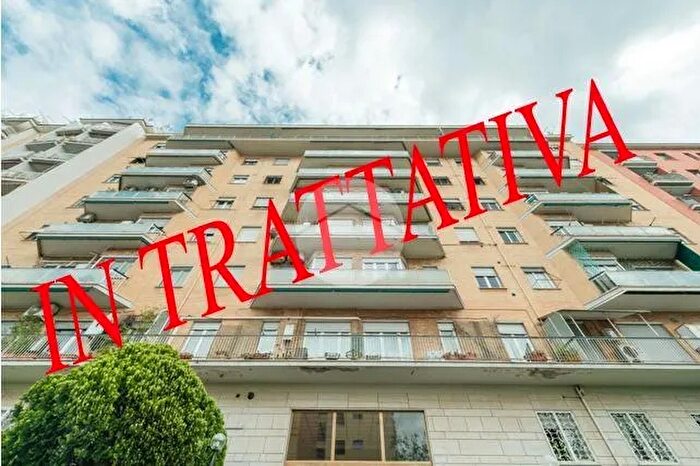 Appartamento trilocale in vendita in Via Camesena, Roma