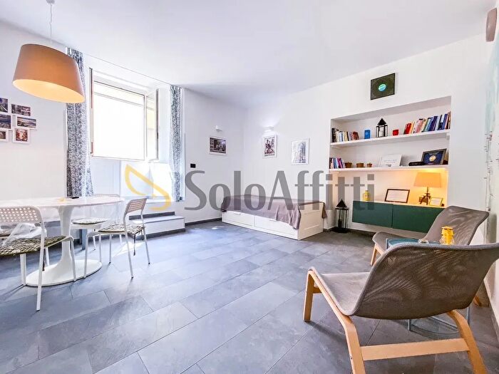 Appartamento bilocale in affitto in Salita Pontecorvo, Napoli