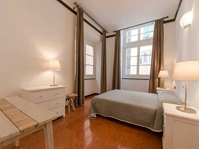 Appartamento monolocale in affitto in Piazza dellAgnello, Genova