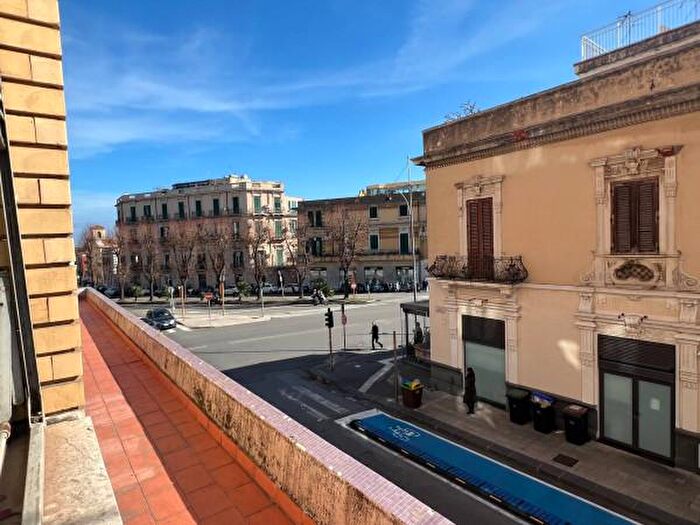 Appartamento con 6 locali in vendita in Via Dogali, Messina