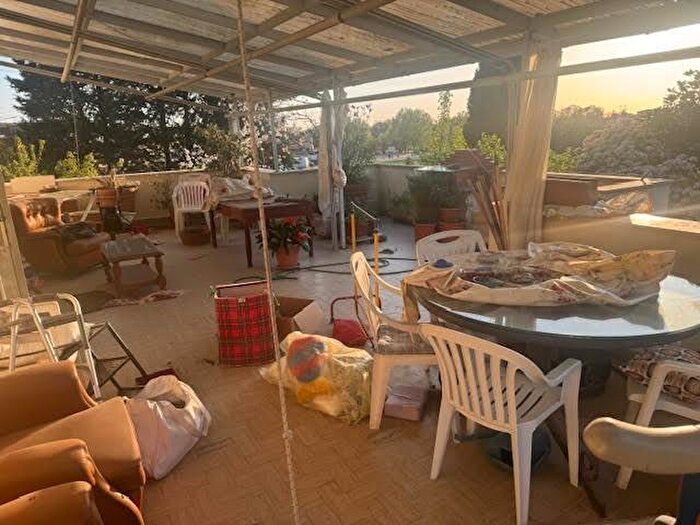 Appartamento con 8 locali in vendita in Calci