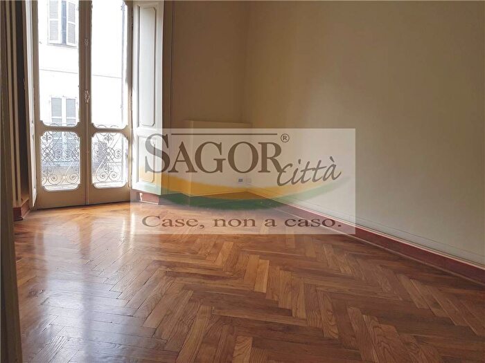 Appartamento quadrilocale in affitto in Via Michele Buniva, Centro, Pinerolo