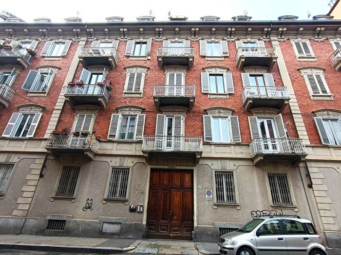 Appartamento trilocale in affitto in Via Pier Dionigi Pinelli, San Donato, Torino