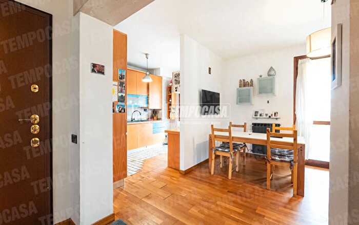 Appartamento trilocale in vendita in Via Santuario, Alzate Brianza