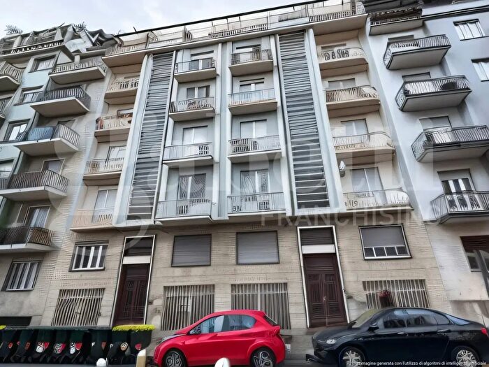 Appartamento bilocale in vendita in Via Genova, Torino