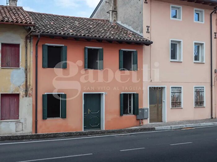 Casa quadrilocale in vendita in Via Roma, Cordovado