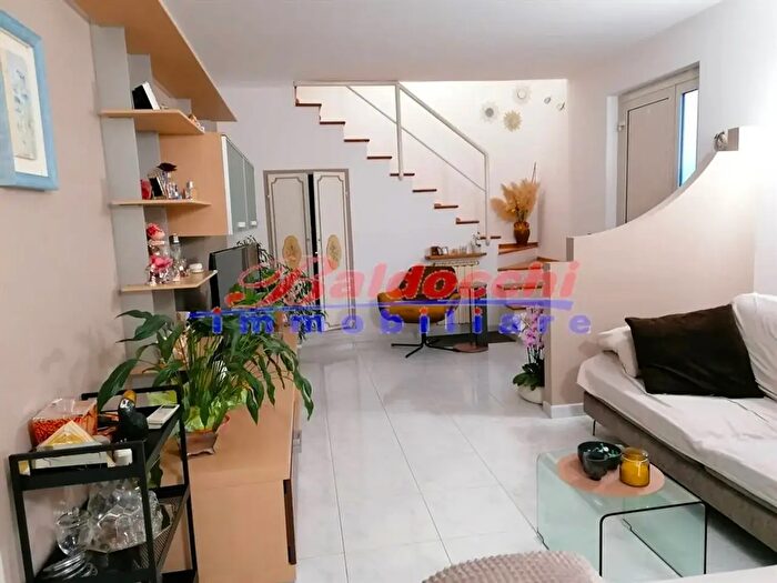Casa quadrilocale in vendita in Fano
