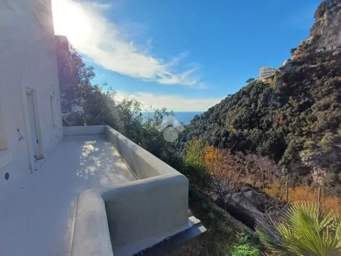 Appartamento trilocale in vendita in Via Sopramare, Amalfi