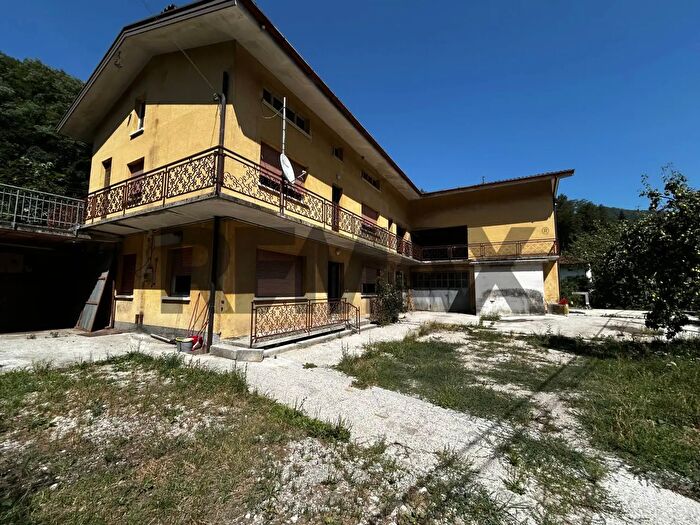 Casa quadrilocale in vendita in Torreano