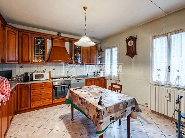 Casa con 5 locali in vendita in Via Imbreto, Correggio