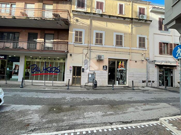 Appartamento con 5 locali in vendita in Appartamento Via Romana, Nettuno