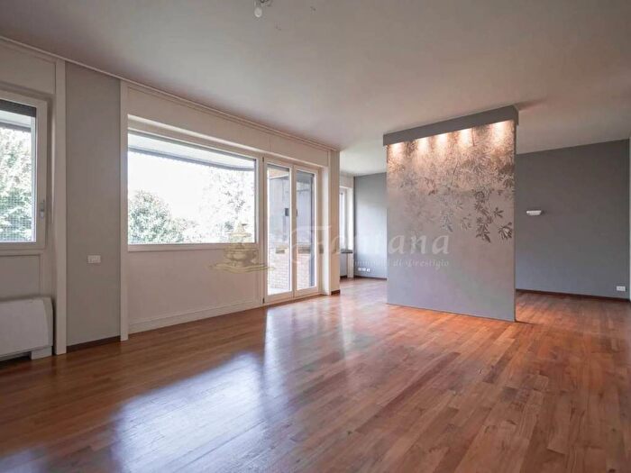 Appartamento con 6 locali in affitto in Via Vincenzo Monti, Vincenzo Monti, Milano
