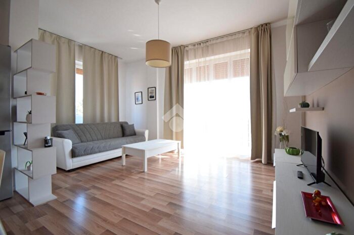 Appartamento trilocale in vendita in Via S Rocco, Monza