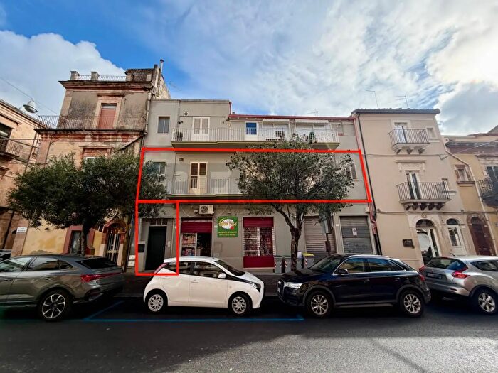 Appartamento quadrilocale in vendita in Via Roma, Ragusa