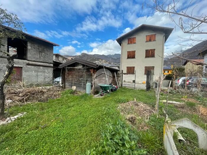 Appartamento con 6 locali in vendita in Via Broli, Cividate Camuno