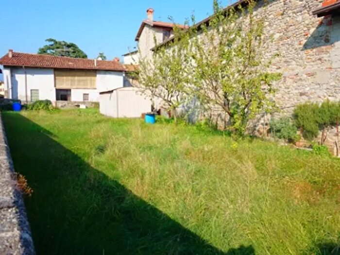 Casa quadrilocale in vendita in Via Libertà, Valbrembo