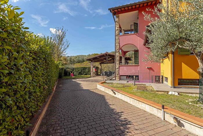 Casa con 6 locali in vendita in Via Madonna del Violo, Poggio A Caiano