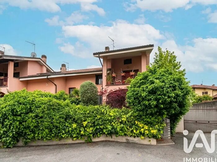 Casa con 8 locali in vendita in Via San Martino, Villarbasse