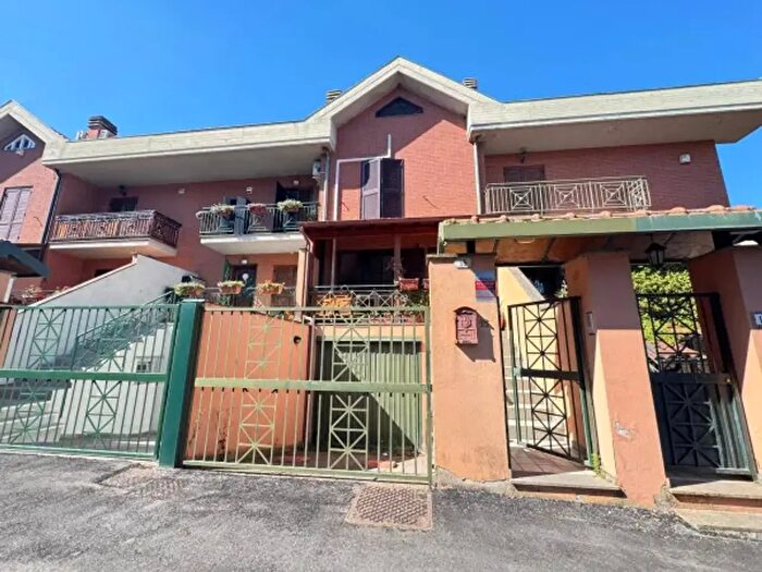 Casa con 6 locali in vendita in Via Lago di Sabaudia, Monte Compatri