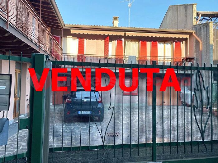 Appartamento trilocale in vendita in Via Marconi, Osio Sotto