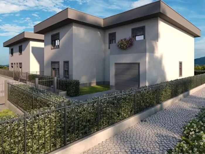 Casa trilocale in vendita in Via Fratelli Cairoli, Romano Di Lombardia