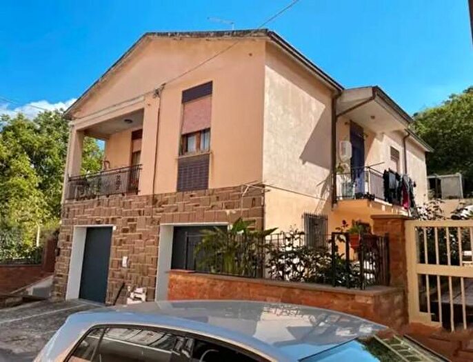 Appartamento con 6 locali in vendita in Via Maggio, Tula